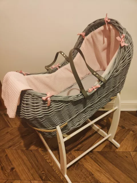 Wicker moses basket and stand Pink/Grey