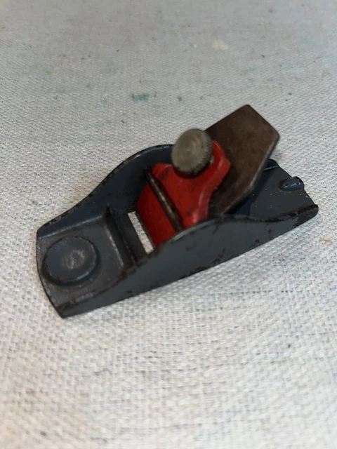 VINTAGE STANLEY No. 101 SMALL THUMB BLOCK PLANE 3-1/2"  MADE IN USA