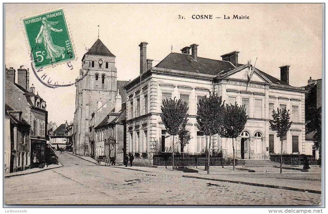 58 COSNE SUR LOIRE - la mairie