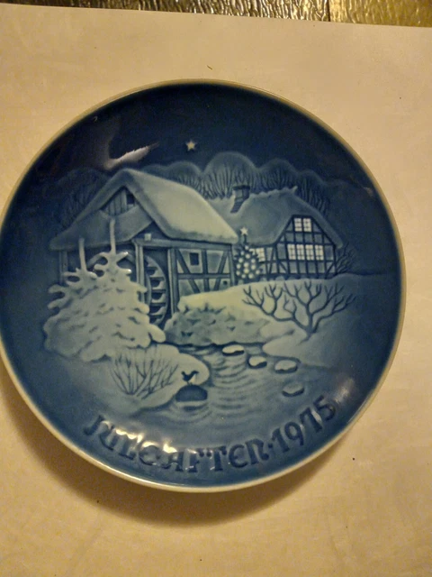 Bing & Grondahl-Jule After 1975 Christmas Plate-Christmas At The Old Water-mill