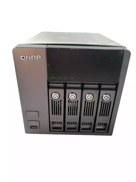 QNAP TS-410 NAS 800MHz 256MB DDR2 SATA III 4x 2TB HDD !