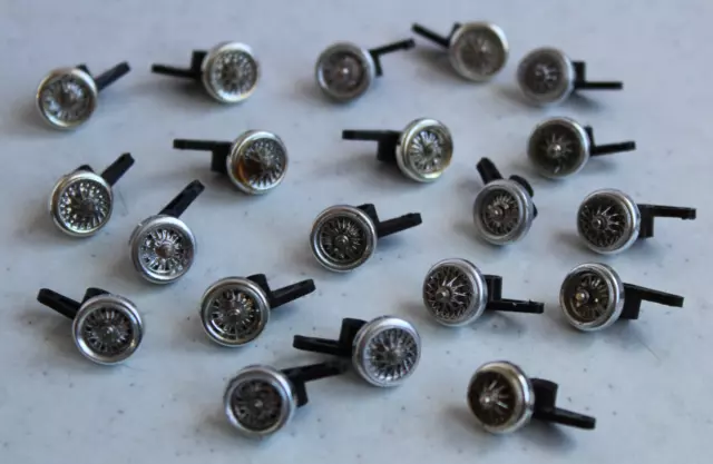 Lot  20 Jantes chromées pour circuit routier  " JOUEF "  pas TROBY ni SCALEXTRIC