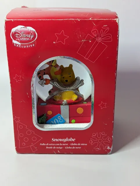 Disney Store Winnie The Pooh And Tigger Christmas Snow Globe Brand New