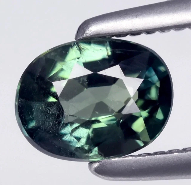 Saphir D'Auvergne 0.50ct Ovale Vert/bleu - Naturel Sans Traitement - Neuf Avec étiquette