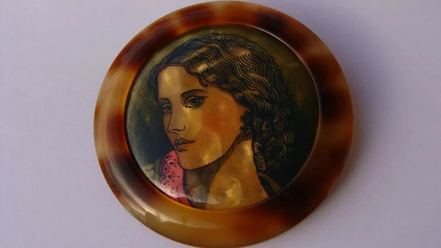 Broche Vintage Rhodoïd Dame élégante Au Chapeau - Style Léa Stein (non Signée)