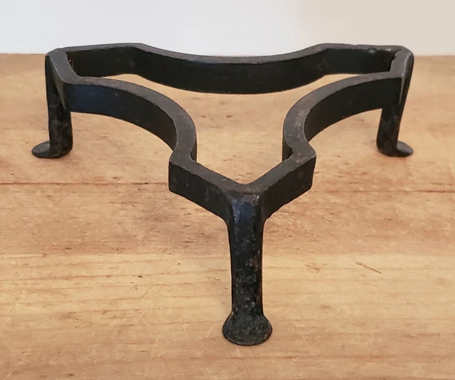 Antique EARLY 19th C Hearth Pot TRIFORM FORGED Wrought IRON Trivet PENNY FEET
