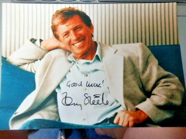 Tommy  Steele  -  British  Actor  /  Singer      -  Autographed  Photo