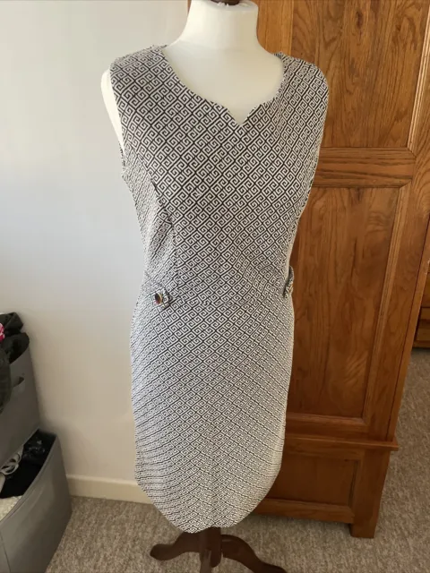 Ladies Lovely Geometric Print Dress - Sabrina Diamantz - Size L work smart