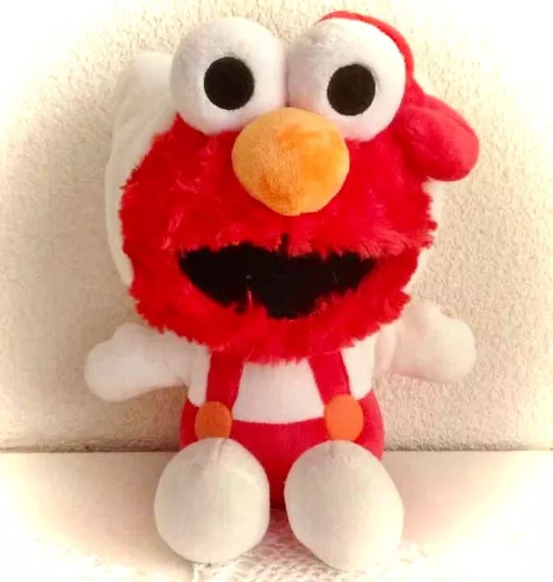 A collaboration stuffed animal between Hello Kitty and Elmo. Approximately 20cm.