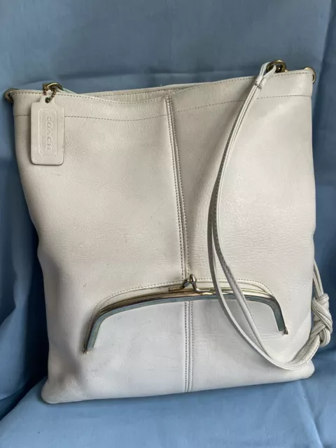 VINTAGE 1970s COACH KISSLOCK SLIM TOTE-WHITE LEATHER-ORIGINAL HANGTAG-CARTOUCHE