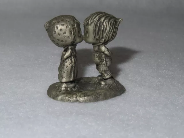 Betsey 'N' Beau 1977 Hallmark Little Gallery Pewter Miniature