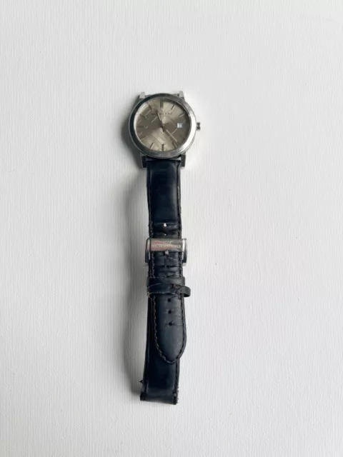 Burberry round online leather strap watch