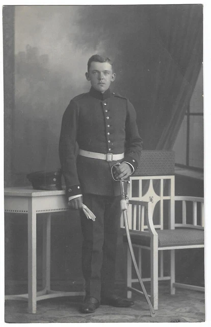 Foto-AK Portrait Bayern München Uniform feldgrau Artillerie Säbel Feldbinde ww1