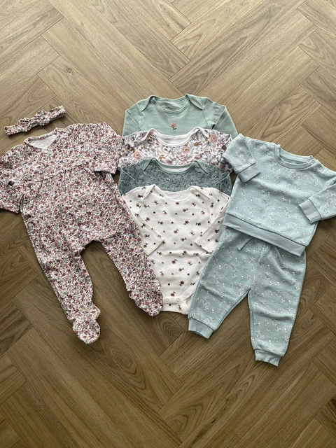 Baby Girl Green Outfit/Bodysuit/Sleepsuit Bundle - 9-12 Months