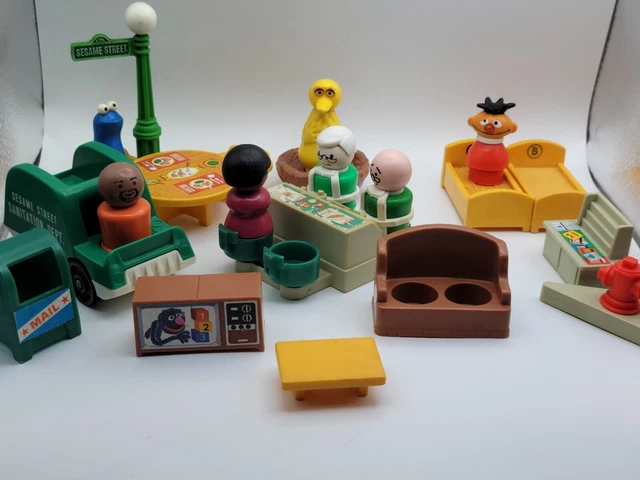 Vintage Fisher-Price Little People Sesame Street Big Bird Cookie Monster Ernie