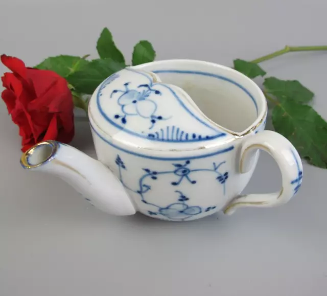 Invalid Feeder - Cup with Spout. Onion pattern. Antique blue & white china. VTG.