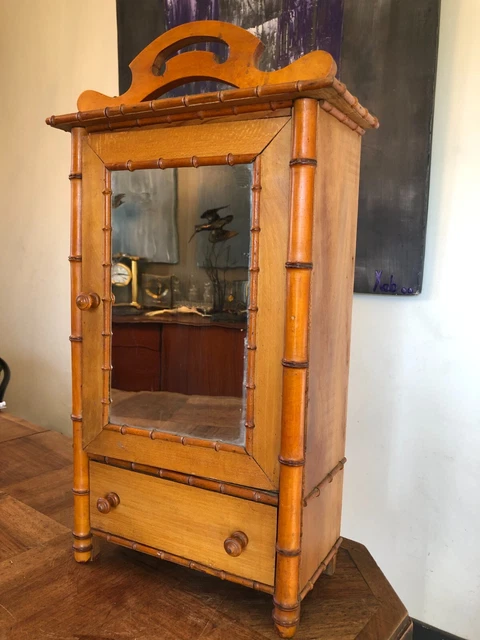 ANCIENNE ARMOIRE DE poupée en bois avec glace façon bambou EUR 25,00