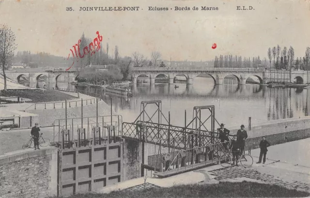 CPA 94 JOINVILLE LE PONT ECLUSES BORDS DE MARNE (cliché rare avec animation