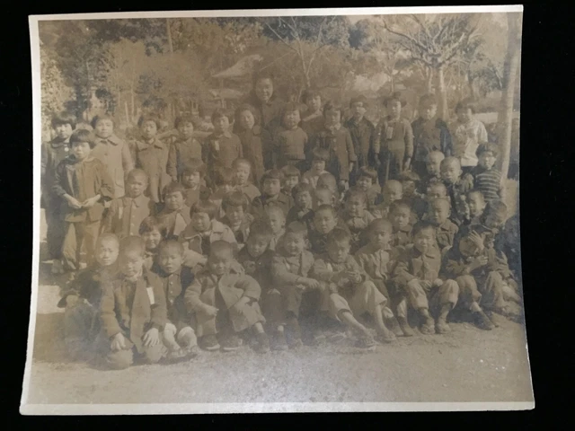 #61 Giapponese Vintage Foto 1940s Gruppo Rasato Bambini e Teacher Student Scuola