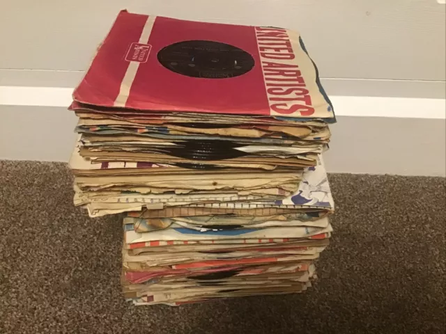 (Q) Restposten Sammlung 100 x 1960er 50er Jahre Singles Schallplatten 7 Zoll in Firma Hüllen