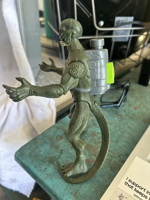 2012 Marvel Amazing Spider-Man THE LIZARD 6'' Water Squirter Action Figure 2