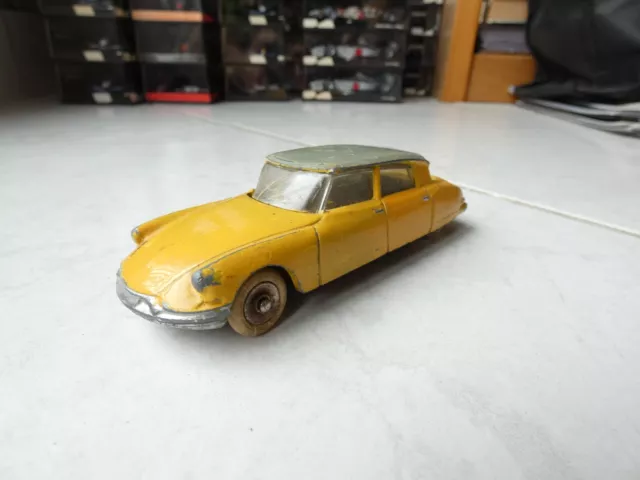 Citroen DS19 24C jaune Dinky Toys 1/43 jouet ancien original à restaurer