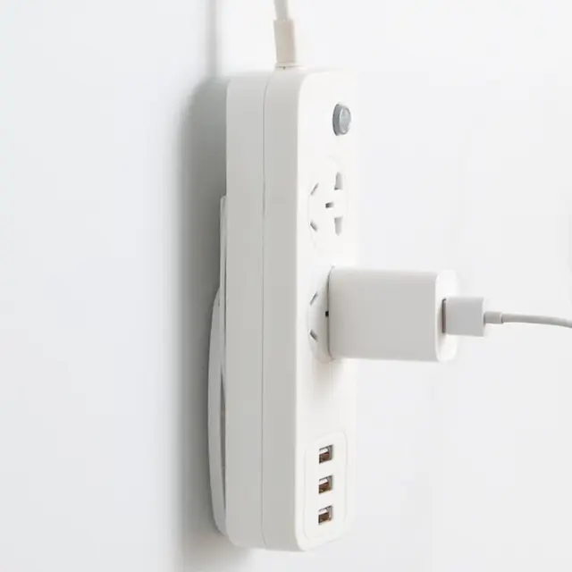 Regleta de alimentación de enchufe plano, enchufe de pared delgada con 3  tomas, 3 estaciones de carga USB, cable de extensión blanco de 5 pies