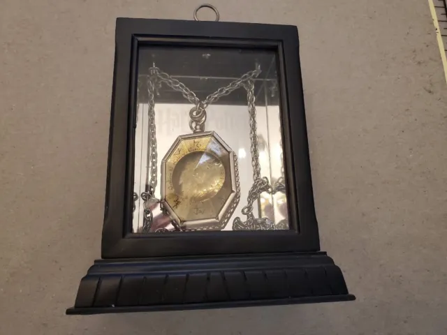 Harry Potter Noble Collection Prop Replica Horcrux Locket with Case