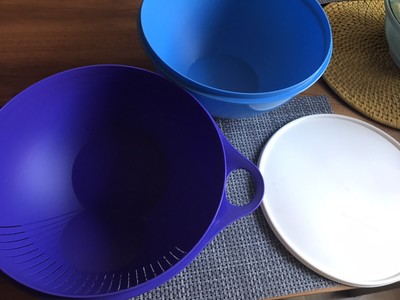 schüssel mit siebeinsatz und deckel tupperware