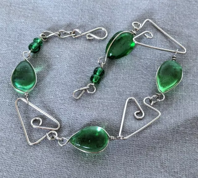 Vintage 1970s silver & green glass bead ornate bracelet c15