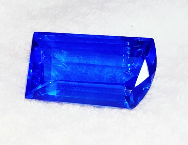 Topaze Bleue Foncé Taille Coussin 48,80 Ct - Pierre Précieuse De Laboratoire (Inde)