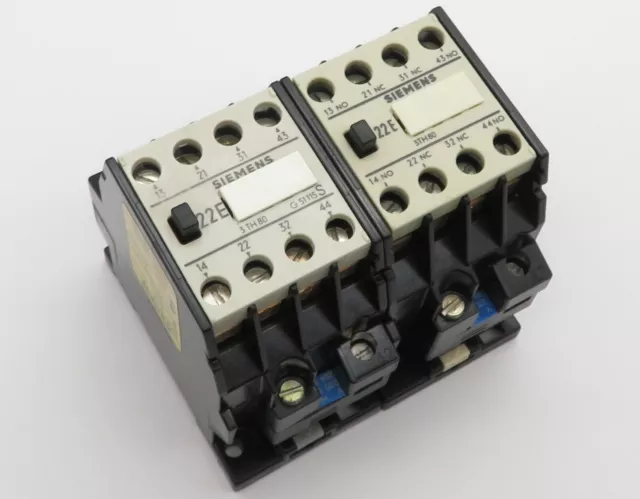 2x Hilfsschütz Siemens 3TH8022-0AM0 Schütz 2S+2Ö Contactor Relay 2NO+2NC 220V