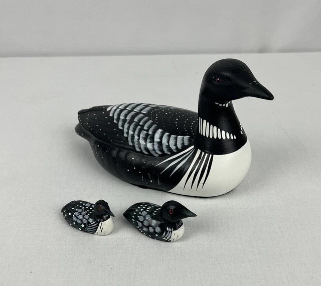 Land & Sea Collectibles Loon Duck & Ducklings Bird Decoy Decoration Cabin 9” VTG