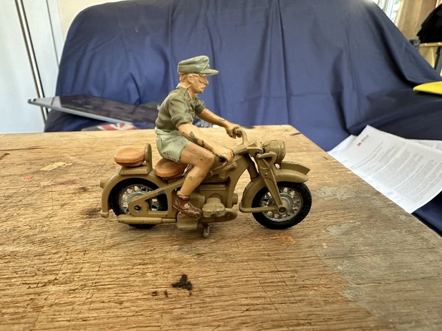 Britains Deetail Afrika Korps DISPATCH Rider - Ref 9694