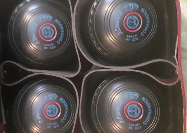 Henselite Almark commander Size 4M Lawn Bowls