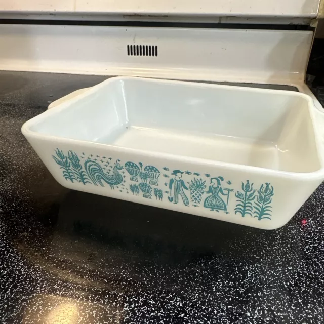 Vintage Pyrex Amish Butterprint 1.5 Qt. Refrigerator Dish 503 Turquoise on White