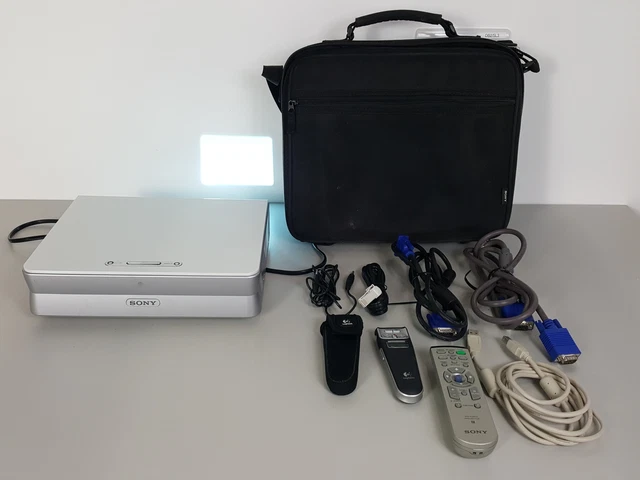 Sony VPL-CX6 Projecteur Avec Transport Étui, à Distance Contrôles Et ; Câbles