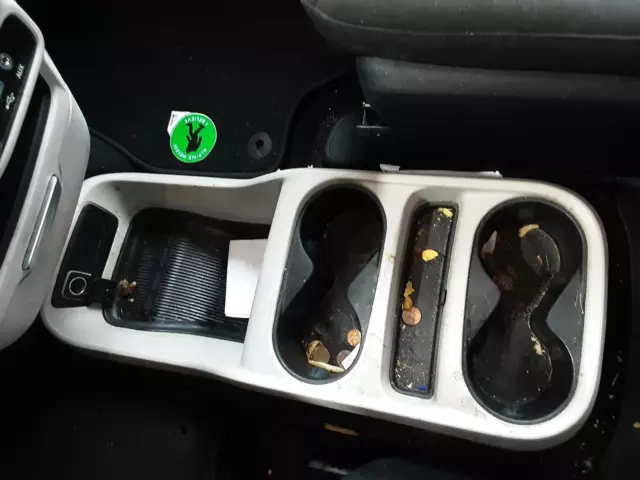 Used Front Lower Center Console fits  2017 Chrysler Pacifica floor w o retractab