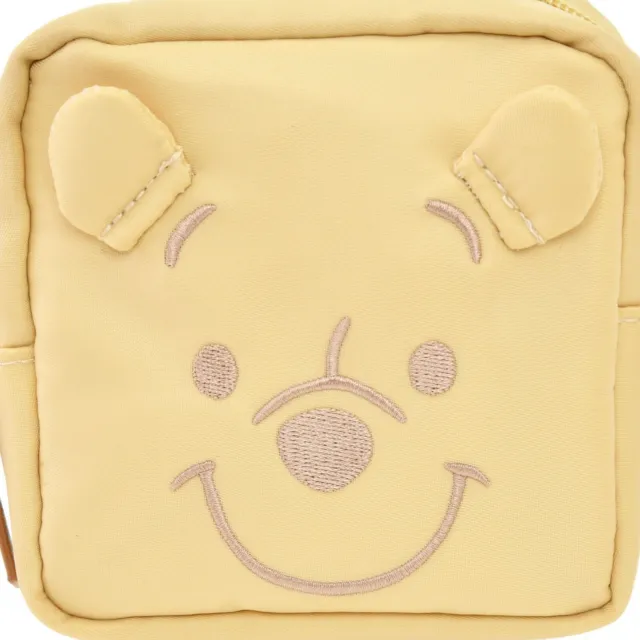 Japan Tokyo Disney Store Winnie the Pooh Pouch Square Mimi Health＆Beauty Tool