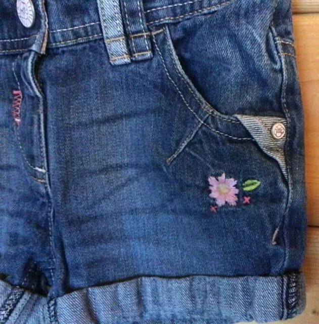 Pantaloncini denim blu da bambina Next indossati in buone condizioni età 3-4 anni 2