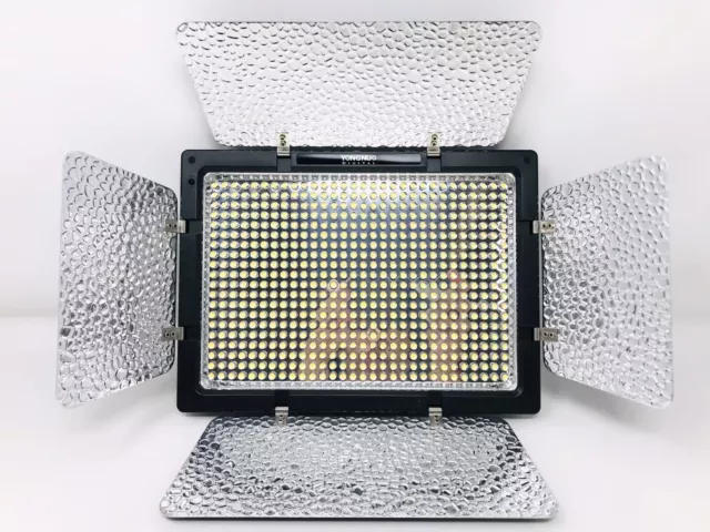 Yongnuo YN600L Pro LED Digital Video Light 3