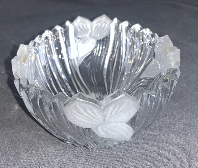 Vintage American Brilliant Cut Glass Small Oval Bowl Unique Pattern 7.5” X 5.5” 2