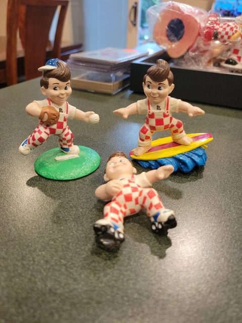 Vintage Big Boy Mini Figures Lot Of (3)