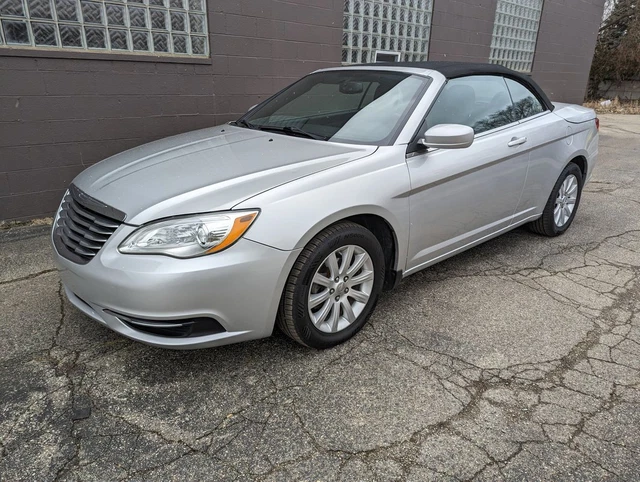 2012 Chrysler 200 Series