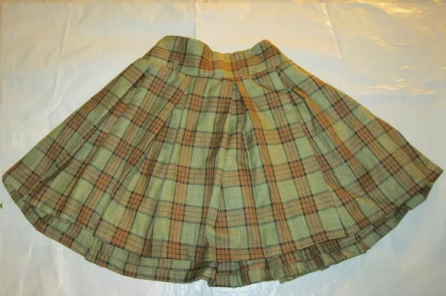 Girls green printed half elasticated waist pleated skirt 22" waist Length 15"