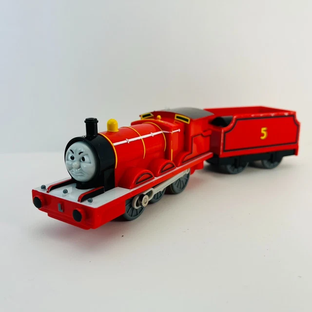 THOMAS AND FRIENDS Trackmaster Flip Face James Train Motorized Engine thomas-and-friends-trackmaster-flip-face-james-train-motorized-engine