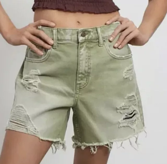 NWT Urban Outfitters BDG Dropped Rise Distressed Denim Shorts Olive 28