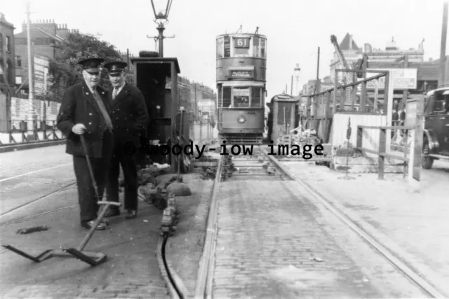 a0413 - London Tram no 190 at Leytonstone - print 6x4