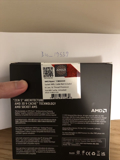 Hand Threaded Cpu AMD RYZEN 7 9800X3D 8-Core, 16-Thread Processor In Hand, End listing ...