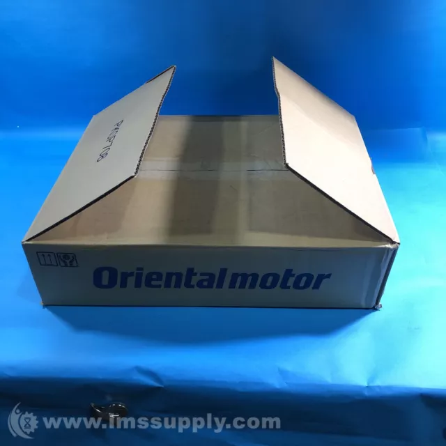Oriental Motor PKP243MD15B-L Box of 30 Stepping Motors 1409